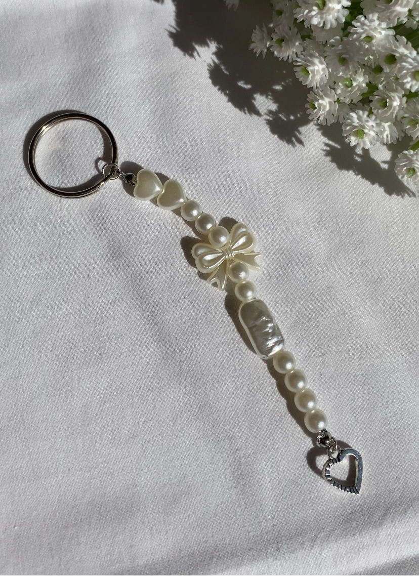 Bow and heart keychain