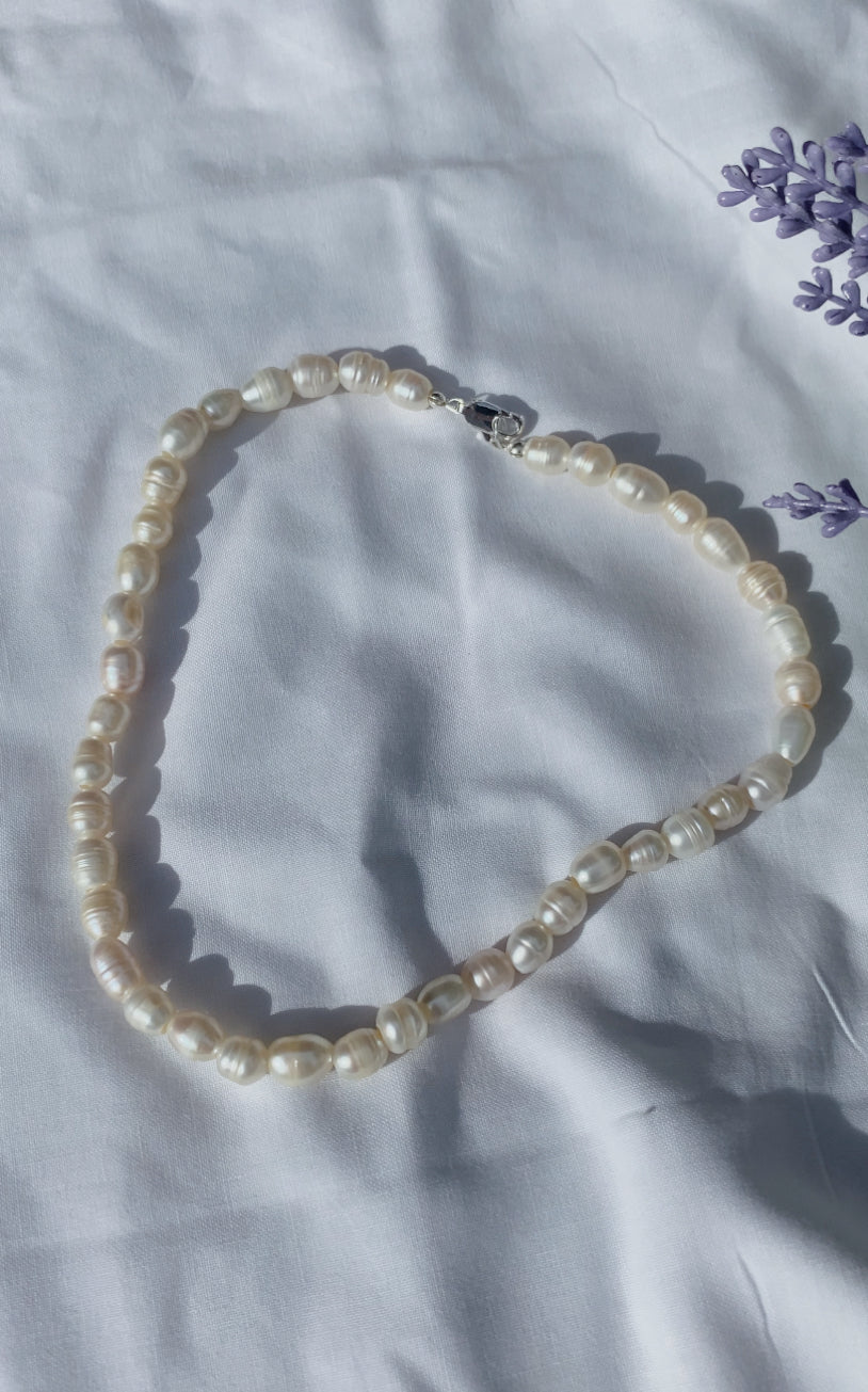 Cova freshwater pearl necklace