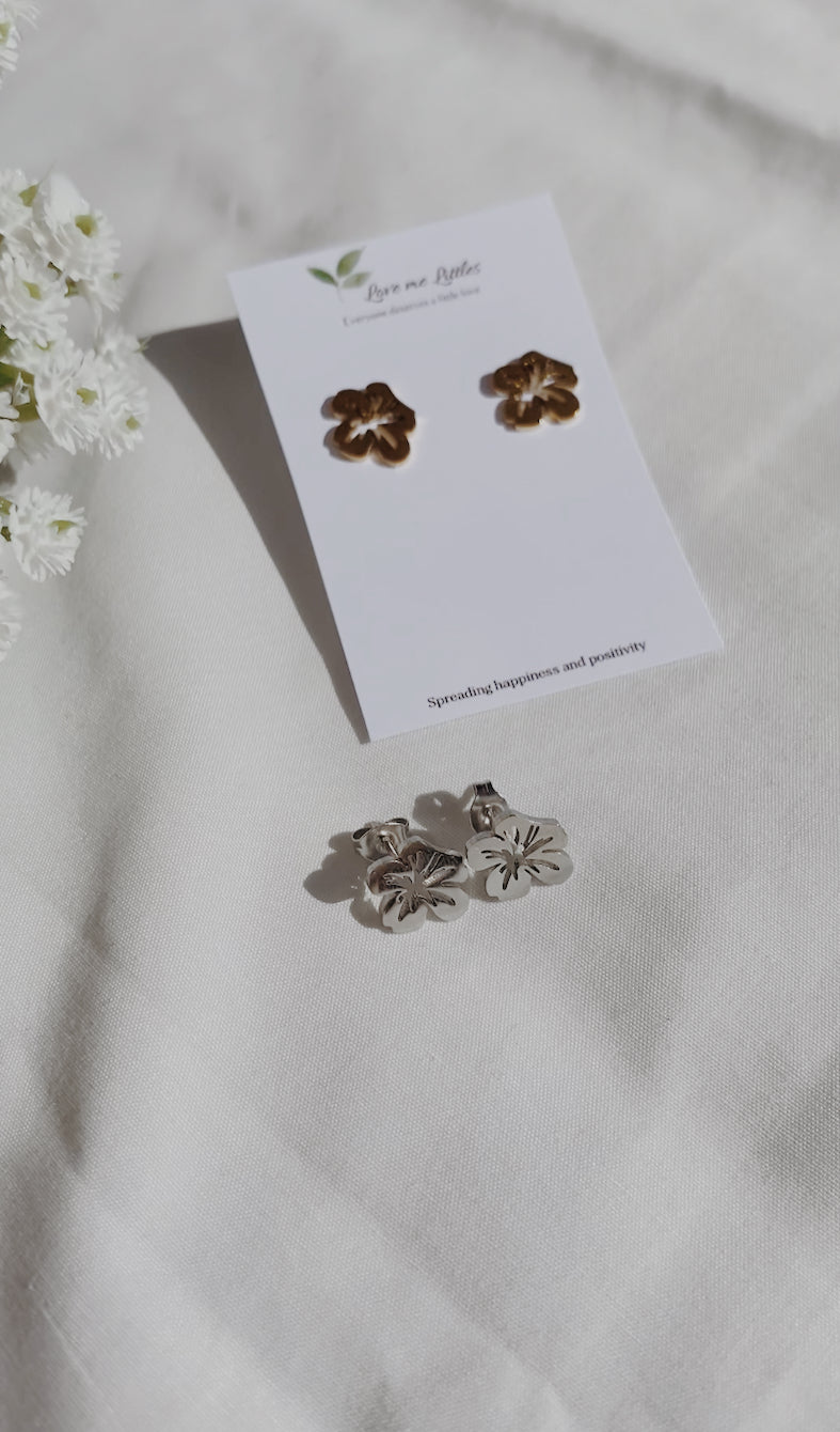Hibiscus studs