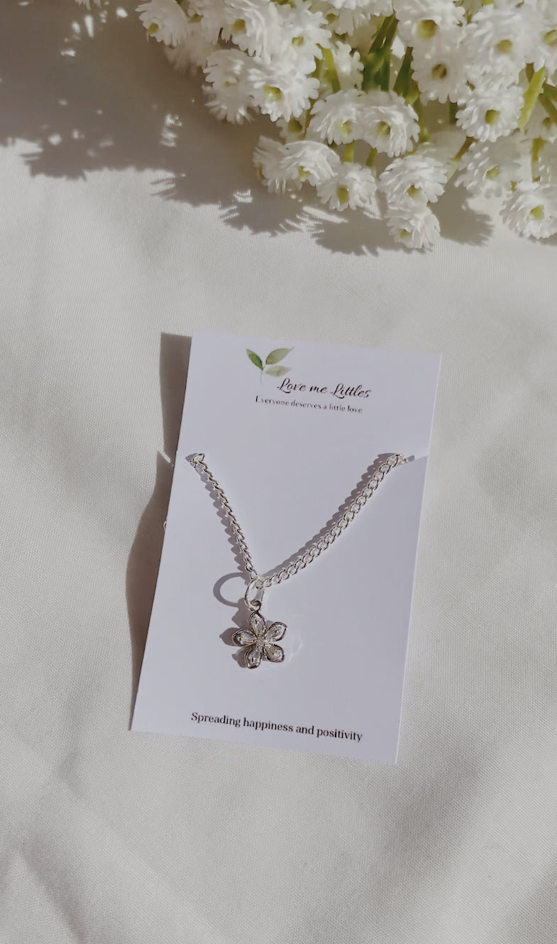 Flora necklace