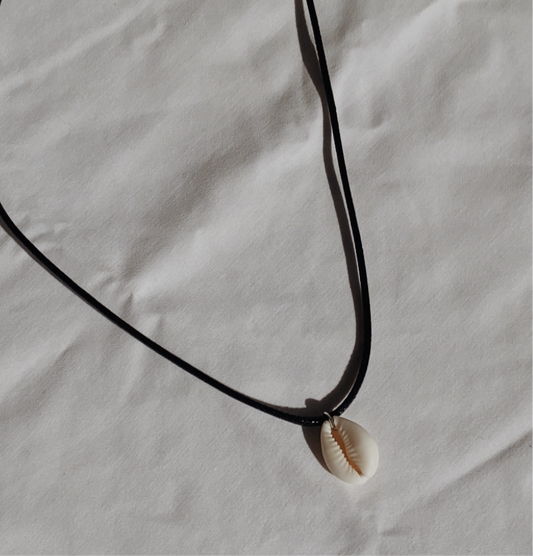 Cord necklace- Cowrie shell