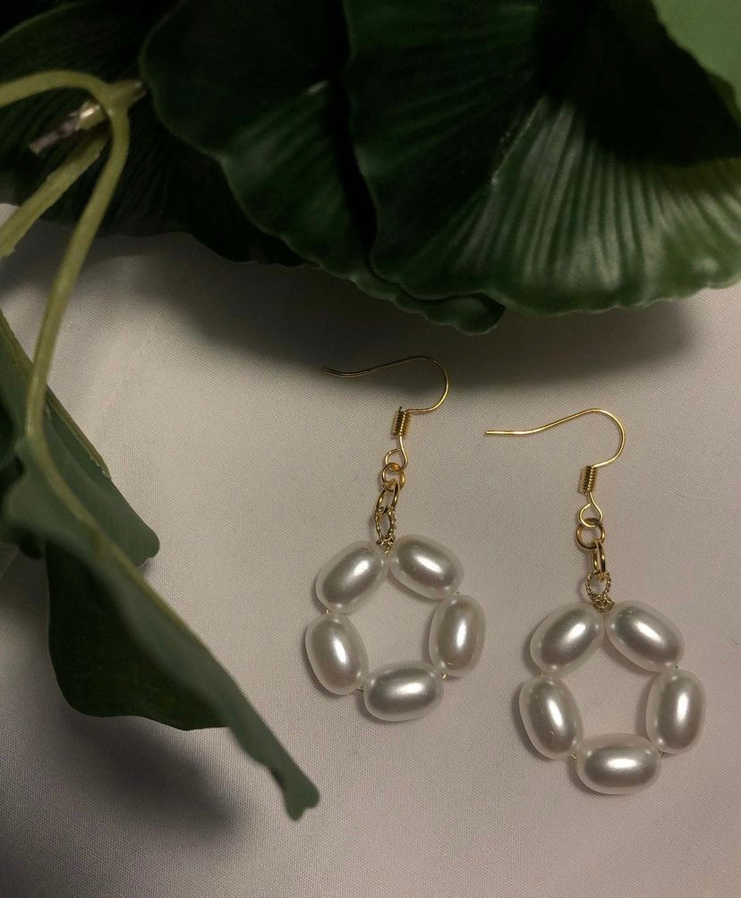 Donut pearl earrings