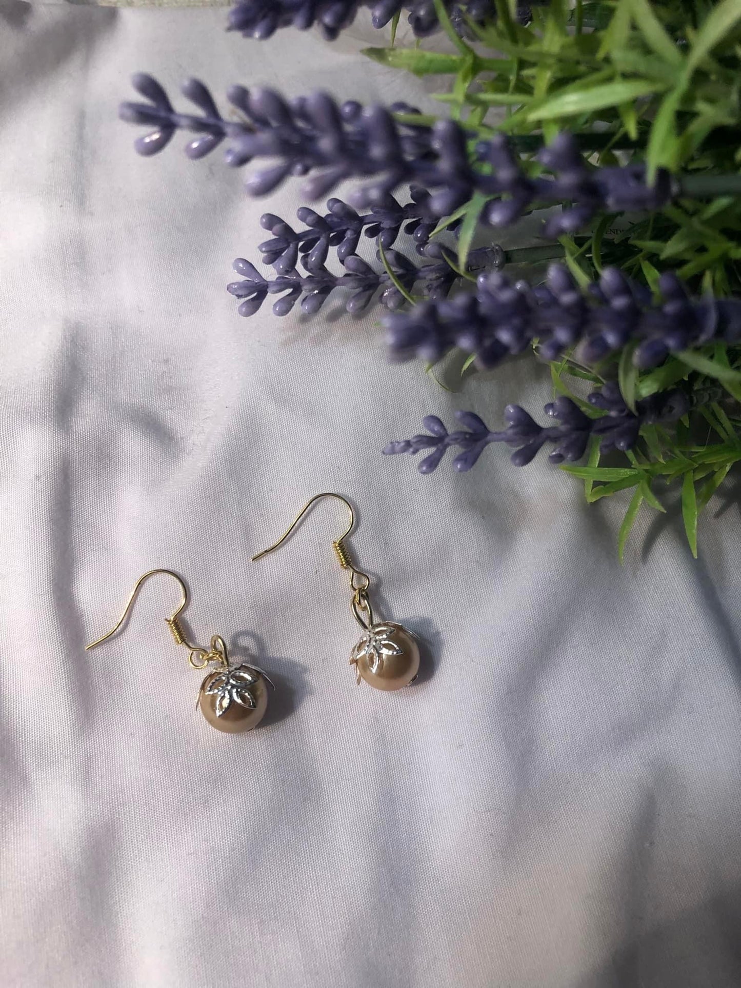Christmas bauble earrings - gold